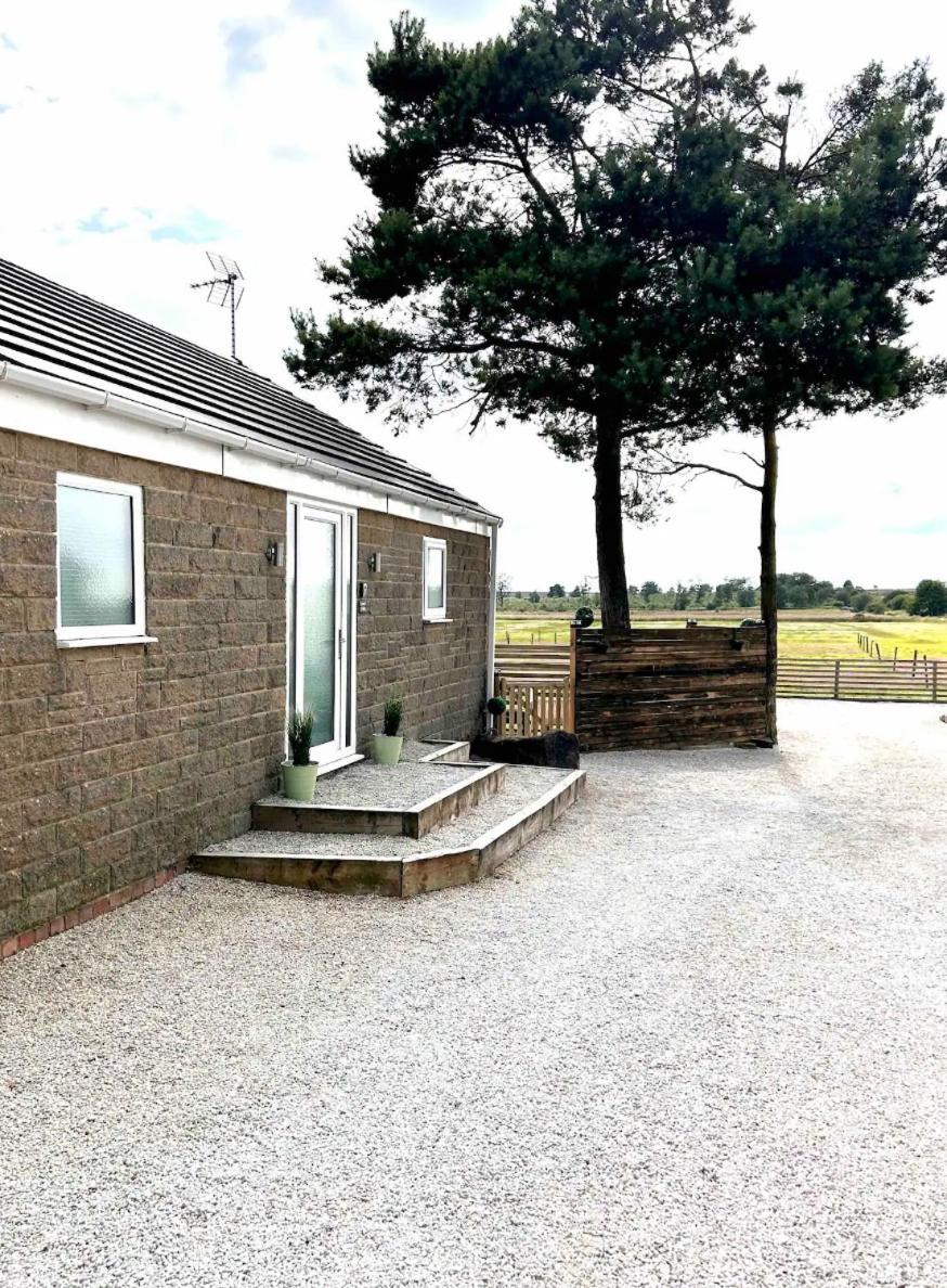 Clover Lodge Chesterfield Exteriör bild